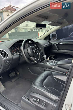 Внедорожник / Кроссовер Audi Q7 2012 в 