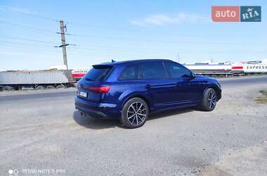Внедорожник / Кроссовер Audi Q7 2021 в 