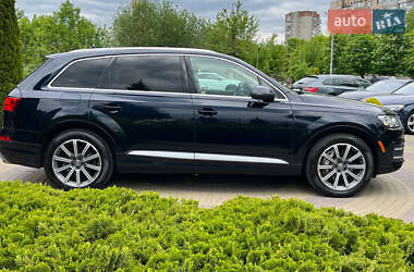 Позашляховик / Кросовер Audi Q7 2016 в 