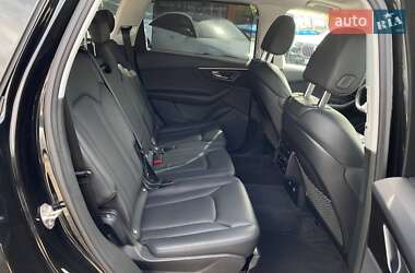 Внедорожник / Кроссовер Audi Q7 2021 в 