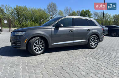 Внедорожник / Кроссовер Audi Q7 2018 в 