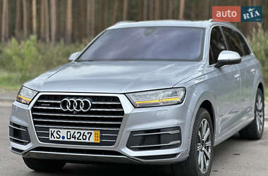 Внедорожник / Кроссовер Audi Q7 2016 в 