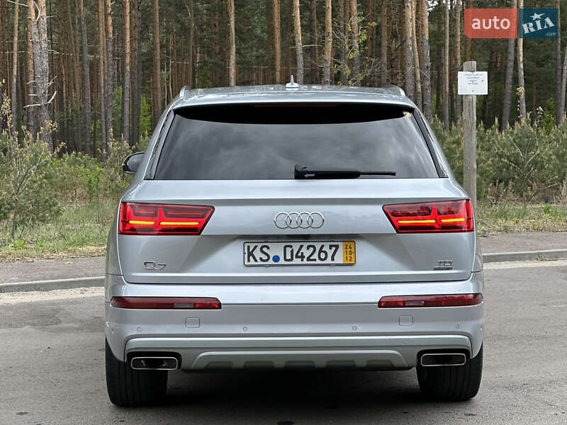 Внедорожник / Кроссовер Audi Q7 2016 в Сарнах