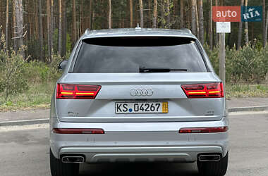 Внедорожник / Кроссовер Audi Q7 2016 в 