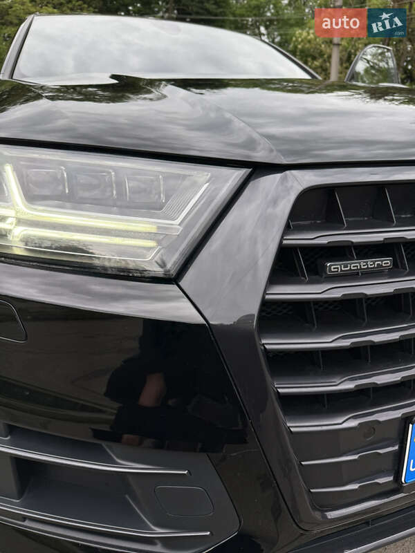 Позашляховик / Кросовер Audi Q7 2019 в Чернівцях