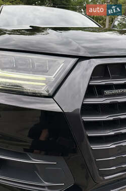 Внедорожник / Кроссовер Audi Q7 2019 в 