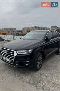 Позашляховик / Кросовер Audi Q7 2015 в 