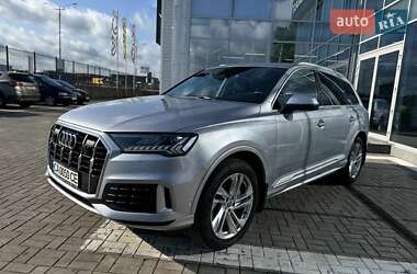 Внедорожник / Кроссовер Audi Q7 2020 в 