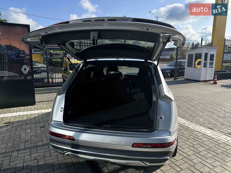 Внедорожник / Кроссовер Audi Q7 2020 в Умани