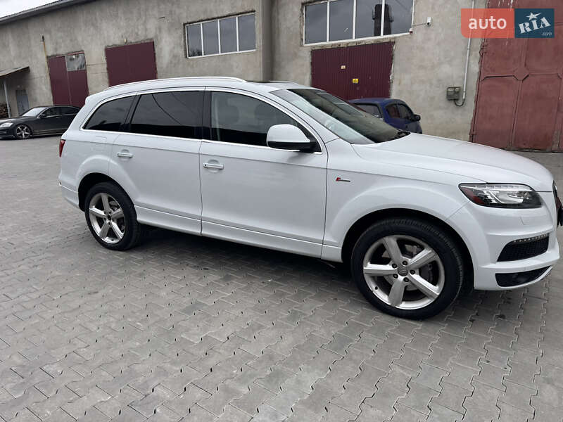 Внедорожник / Кроссовер Audi Q7 2013 в Черновцах