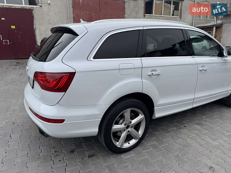 Внедорожник / Кроссовер Audi Q7 2013 в Черновцах