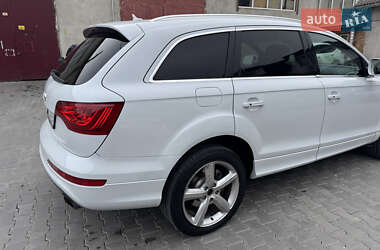 Позашляховик / Кросовер Audi Q7 2013 в 