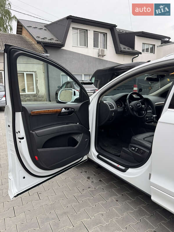 Внедорожник / Кроссовер Audi Q7 2013 в Черновцах