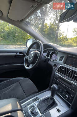 Внедорожник / Кроссовер Audi Q7 2009 в 