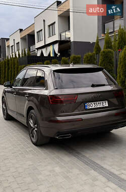 Внедорожник / Кроссовер Audi Q7 2015 в 