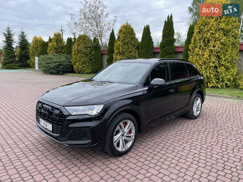Внедорожник / Кроссовер Audi Q7 2022 в 