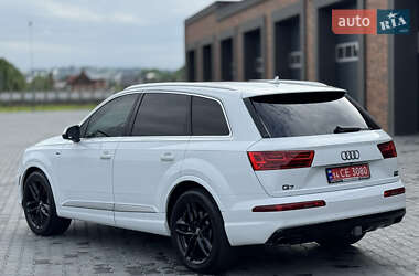 Внедорожник / Кроссовер Audi Q7 2017 в 