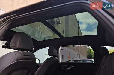 Позашляховик / Кросовер Audi Q7 2021 в 