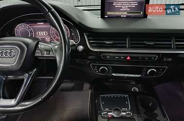 Позашляховик / Кросовер Audi Q7 2016 в 