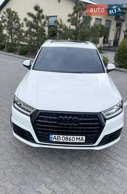 Внедорожник / Кроссовер Audi Q7 2018 в 
