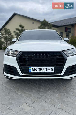 Внедорожник / Кроссовер Audi Q7 2018 в 