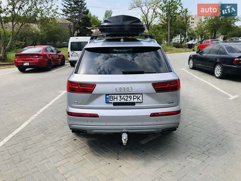 Позашляховик / Кросовер Audi Q7 2018 в Новій Одесі