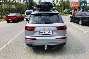 Внедорожник / Кроссовер Audi Q7 2018 в 
