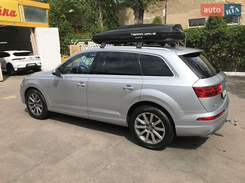Позашляховик / Кросовер Audi Q7 2018 в Новій Одесі