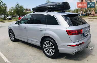Внедорожник / Кроссовер Audi Q7 2018 в 