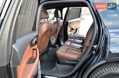 Позашляховик / Кросовер Audi Q7 2017 в 