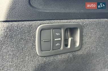 Позашляховик / Кросовер Audi Q7 2025 в 