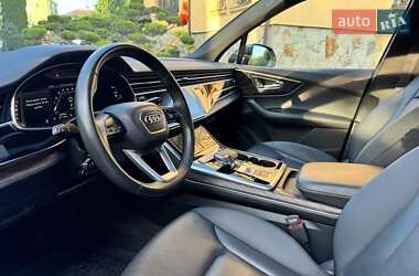 Внедорожник / Кроссовер Audi Q7 2022 в 