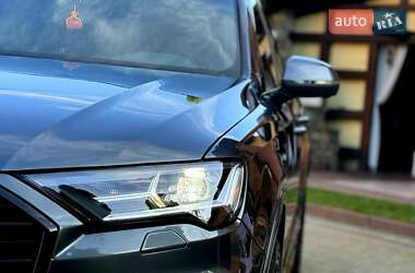 Внедорожник / Кроссовер Audi Q7 2022 в 