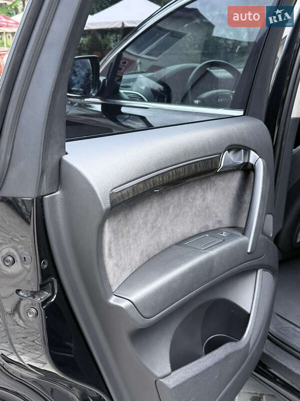 Позашляховик / Кросовер Audi Q7 2014 в Кременчуці