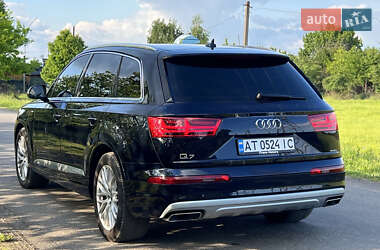 Внедорожник / Кроссовер Audi Q7 2015 в 