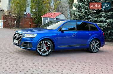 Позашляховик / Кросовер Audi Q7 2016 в 