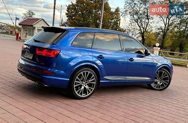 Позашляховик / Кросовер Audi Q7 2016 в 