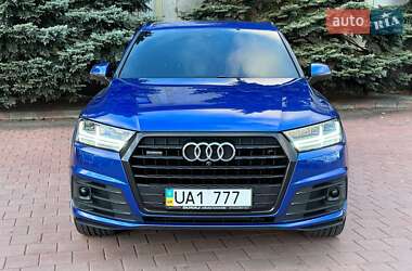 Позашляховик / Кросовер Audi Q7 2016 в 