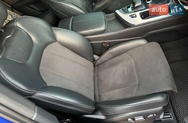 Позашляховик / Кросовер Audi Q7 2016 в 