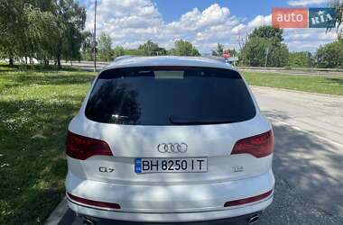 Внедорожник / Кроссовер Audi Q7 2014 в 