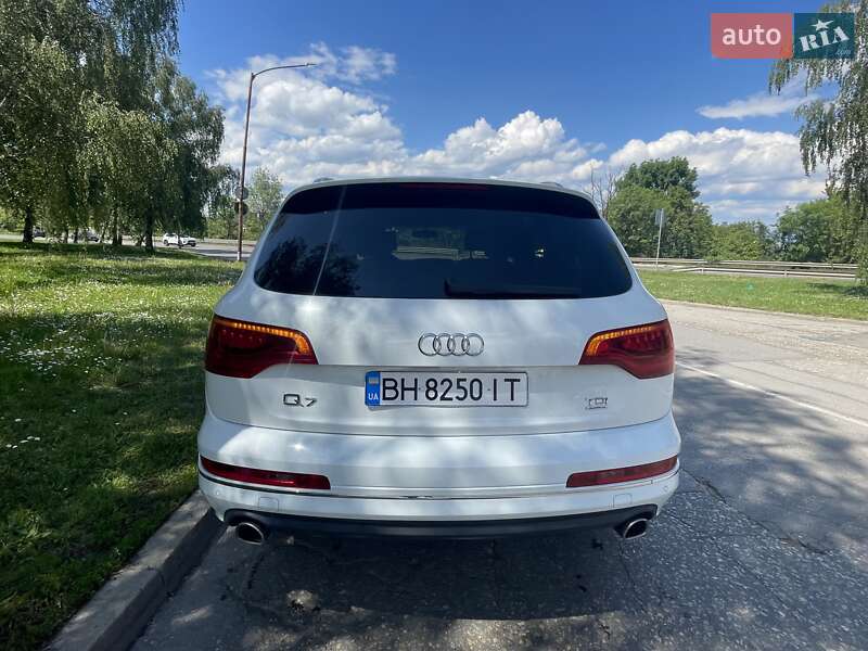Позашляховик / Кросовер Audi Q7 2014 в Одесі