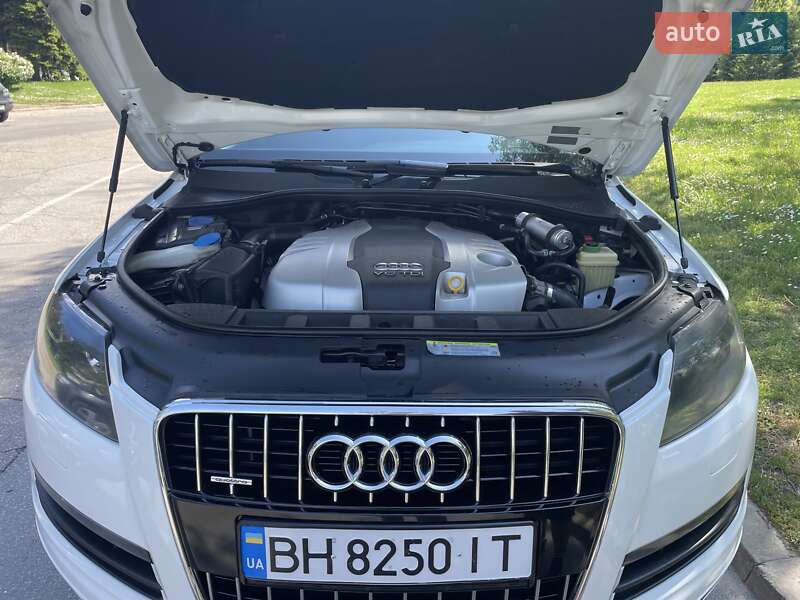 Позашляховик / Кросовер Audi Q7 2014 в Одесі