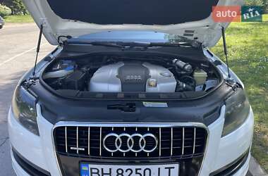 Внедорожник / Кроссовер Audi Q7 2014 в 