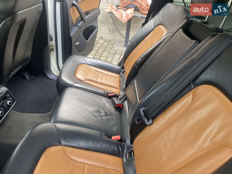 Позашляховик / Кросовер Audi Q7 2010 в Новоселиці