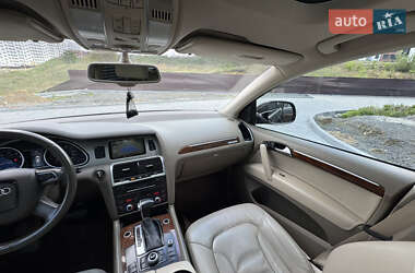 Внедорожник / Кроссовер Audi Q7 2011 в 