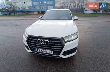 Внедорожник / Кроссовер Audi Q7 2017 в 