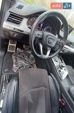 Внедорожник / Кроссовер Audi Q7 2017 в 