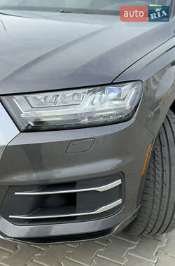 Внедорожник / Кроссовер Audi Q7 2018 в 