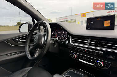 Внедорожник / Кроссовер Audi Q7 2018 в 