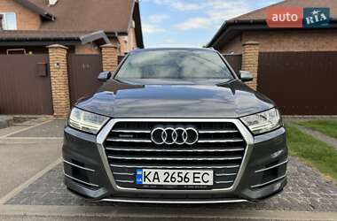 Внедорожник / Кроссовер Audi Q7 2018 в 
